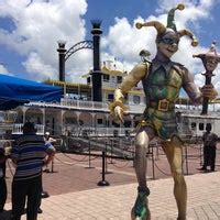 The Creole Queen Paddlewheeler - Boat or Ferry in New Orleans