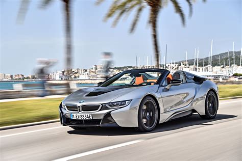 BMW i8 Roadster (2018-2020) review | DrivingElectric