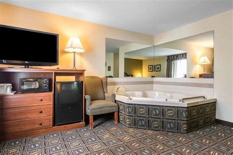 Comfort Inn Weirton, WV - See Discounts