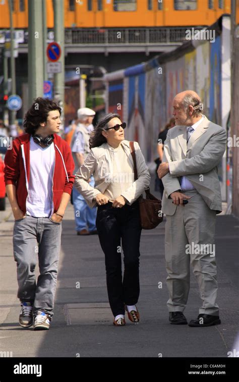 John malkovich and family hi-res stock photography and images - Alamy