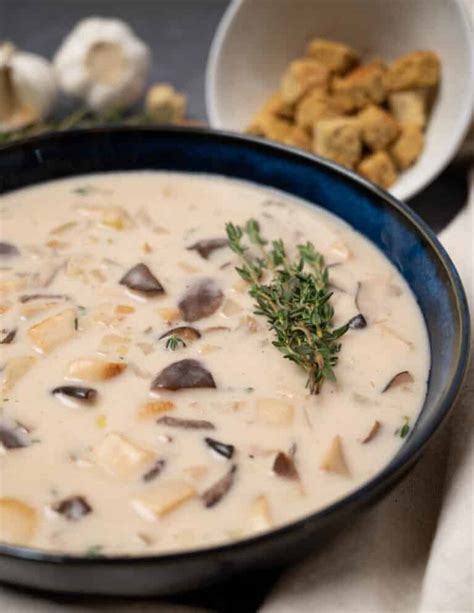 Creamy Oyster Mushroom Soup - Vegan Cocotte