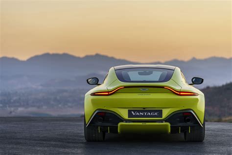 Aston Martin Vantage Wallpapers - Top Free Aston Martin Vantage ...