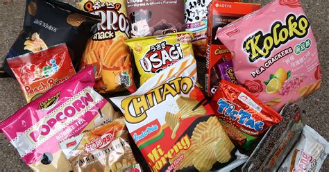 Top 15 Asian Snacks Box To Spice Up Your Cravings (2023)