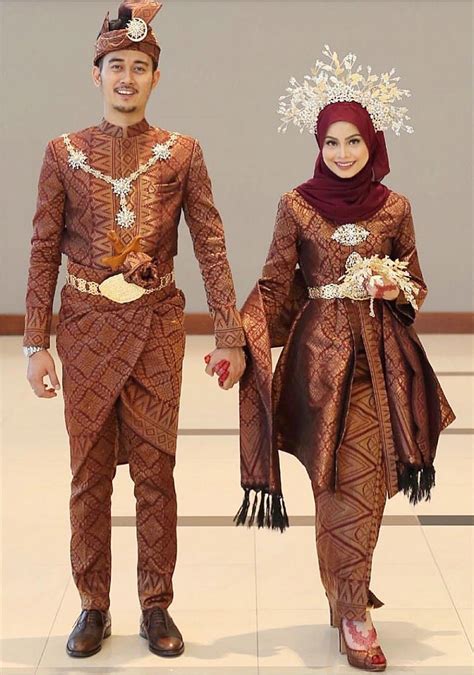 Baju Pengantin Contoh Warna Baju Untuk Kulit Gelap : 1 - Trever Schimmel