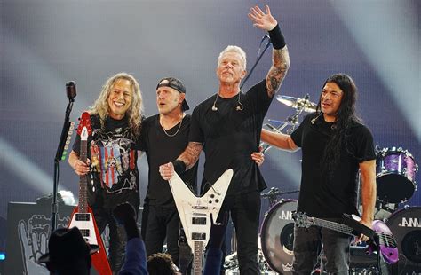 20 Best Metallica Songs of All Time - Singersroom.com