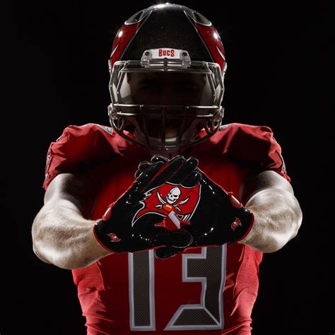 Buccaneers Nike Color Rush Uniform Photo Shoot - Advertising ...