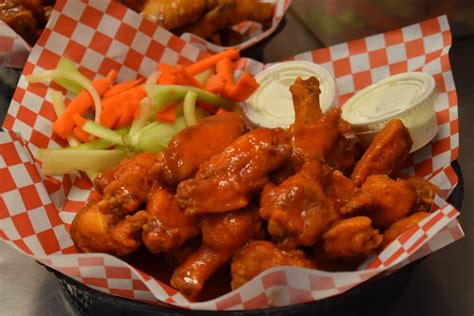 8 Best Places to Get Delicious Hot Wings Near Phoenix | UrbanMatter Phoenix