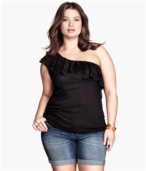 HAS H&M IMPROVED THEIR PLUS SIZE LINE? | Stylish Curves