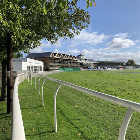 owners + trainers building : catterick racecourse - elliott architects Ltd