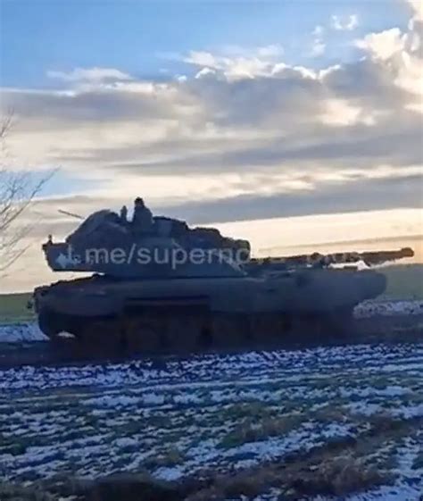 Rare footage of the appearance of the British Challenger 2 tank of the ...