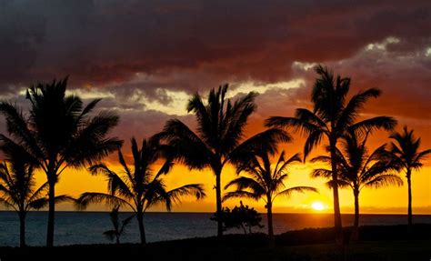 18 Sunsets In Hawaii That Will Blow You Away