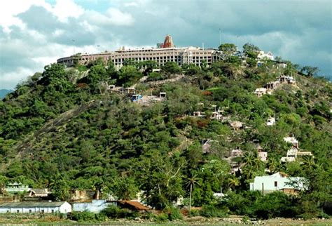 Palani Murugan Temple - Info, Timings, Photos, History