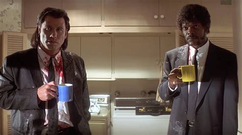 Pulp Fiction Vincent y Jules toman café - Virtual Backgrounds