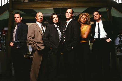 Who Was In The Original Cast of Law And Order: SVU? | NBC Insider