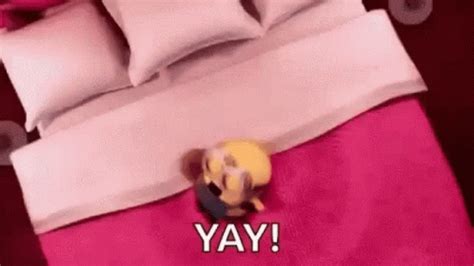 Minions Yay GIF - Minions Yay BouncingOnTheBed - Discover & Share GIFs ...