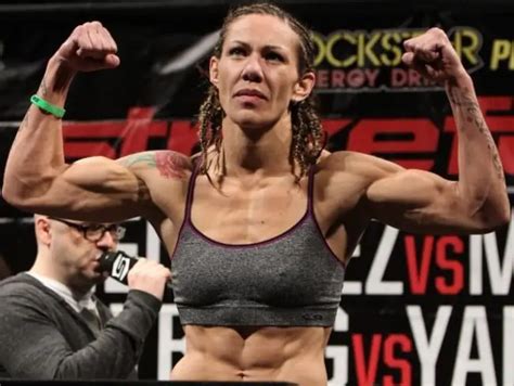 Top 10 Best Female UFC Fighters 2020 - SportsGeeks