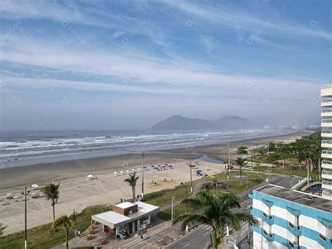 Vista da praia com céu azul [download] - Designi