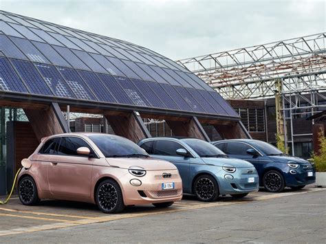 Fiat lança no Brasil o 500e, seu primeiro carro 100% elétrico; veja o preço