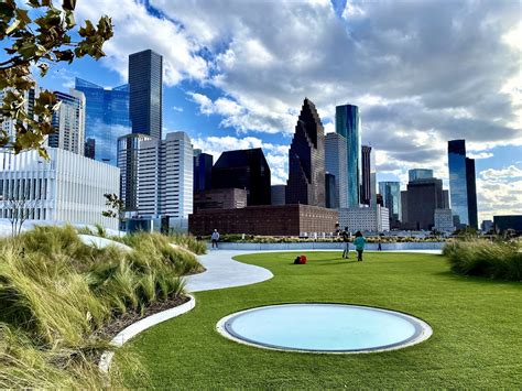 11 scenic parks in Houston perfect for picnics and relaxing