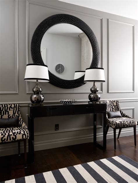 18 Entryways with Captivating Mirrors