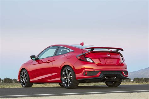 2017 Honda Civic Si First Drive Review | Automobile Magazine