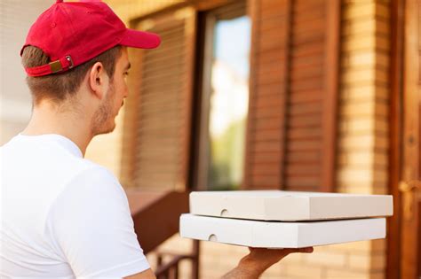 Qualities to Look for in a Pizza Delivery Service - Sahara Pizza ...