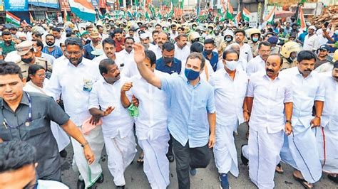 Rahul Gandhi meets Kerala woman. 'Waited hours to see him' - Congress ...