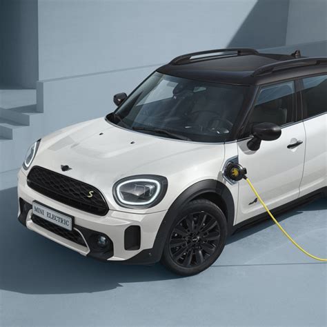 Mini Countryman Plug-in Hybrid (2022) Review: Plug And Play CAR ...