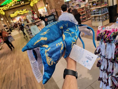 New ‘Avatar: The Way of Water’ Merchandise Available at Disneyland ...