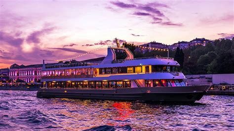 Istanbul Bosphorus Dinner Cruise | FREE HOTEL TRANSFER