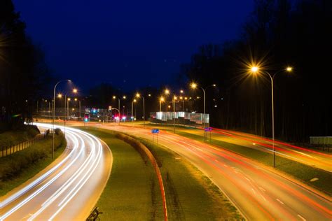 Gambar : cahaya, lalu lintas, jalan raya, Perkotaan, gelap, jalan bebas ...