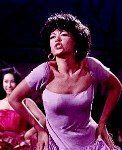 Rita Moreno singing ‘America’ in "West Side Story" (1961) Old Hollywood ...