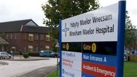 Wrexham Maelor hospital wards evacuated after fire - BBC News