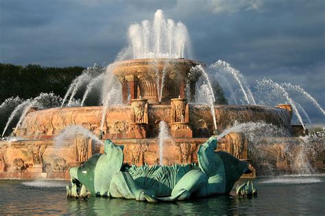 Buckingham Fountain Photograph by Laura Kinker - Pixels