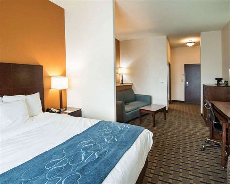 Comfort Suites Waxahachie, TX - See Discounts