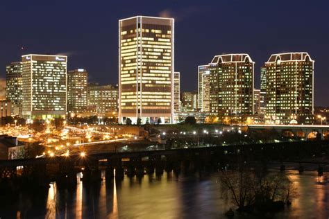 Downtown Richmond Virginia at night | Richmond hotel, Skyline ...