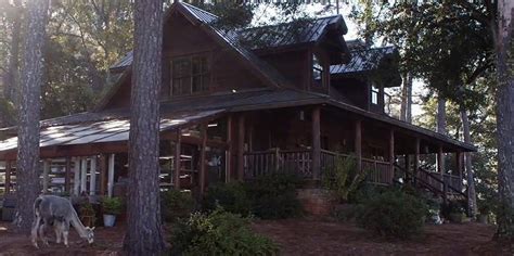 Take a Tour of Tony Stark's Avengers: Endgame Cabin | CBR