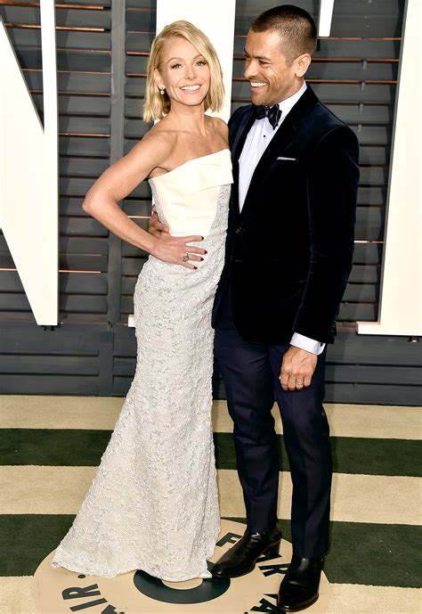 Kelly Ripa, Mark Consuelos Celebrate 21st Wedding Anniversary