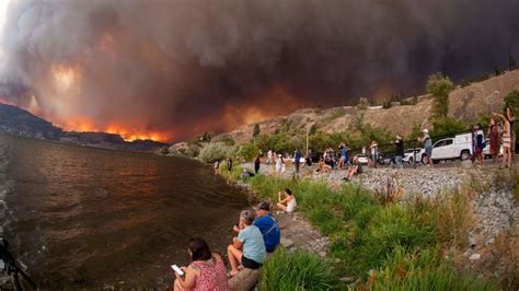 Canada wildfires: Residents scramble to flee fires in Kelowna and ...