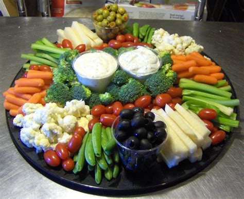 Pin by Morgan Quinn on Entertaining | Vegetable platter, Veggie tray ...