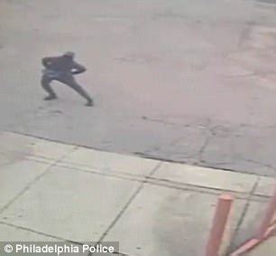 Philly robber does stretches before Dunkin' Donuts raid | Daily Mail Online