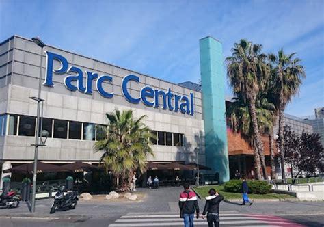 Apuñalan a un joven en una pelea en el centro comercial Parc Central de ...