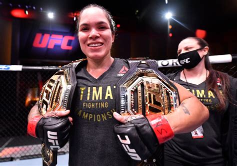 Amanda Nunes makes history in dominant UFC title defense