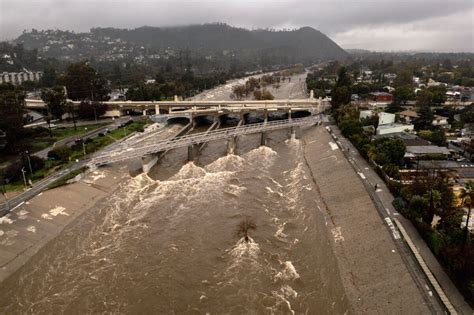 Southern California storm: Rains, winds and rescues - Los Angeles Times