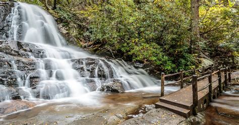 Laurel Falls Trail: Smoky Mountain Hikes - PigeonForge.com