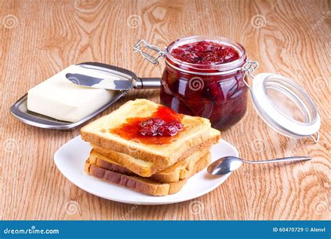 Toast with strawberry jam stock image. Image of homemade - 60470729