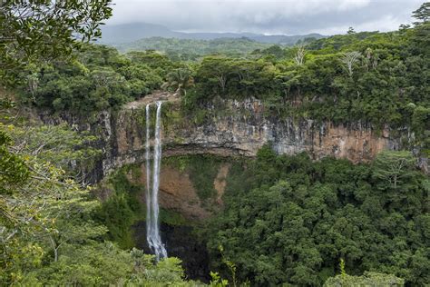 Chamarel Waterfall, Island of Mauritius [6000x4000][OC] : r/EarthPorn