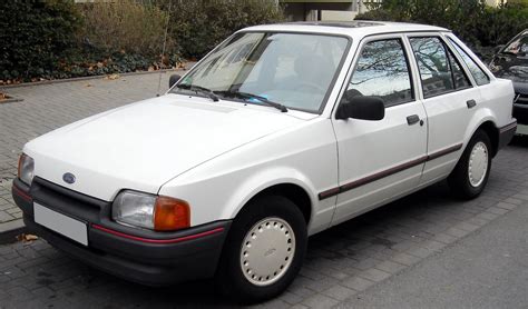 File:Ford Escort MK4 front 20081215.jpg - Wikimedia Commons