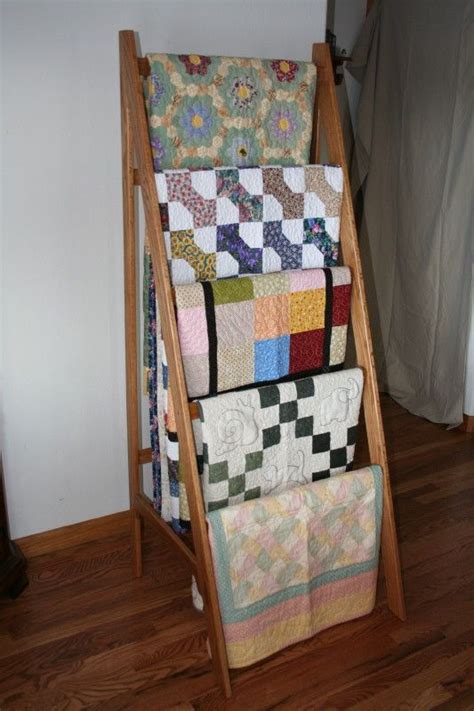 neat way to store quilts | Quilt display, Quilt ladder, Quilt rack