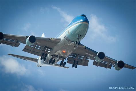 Air Force One landing at Luke AFB, AZ this afternoon : r/aviation